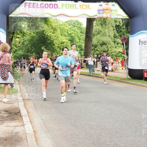29.06.2025 - hella hamburg halbmarathon MichiJ http://msf.ph/oto/8248645 29.06.2025 10:51:31 Zwischen KM18-KM19 1992, 2298, 2782, 2979, 5396, 6585, 6907, 6908, 7042, 7081, 8520, 8810, 9191, 9526, 14176, 15915, 18440, 18707, 19162 meine-sportfotos.de