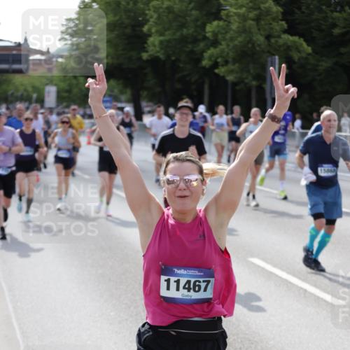 29.06.2025 - hella hamburg halbmarathon Jannik Wohlers http://msf.ph/oto/8248654 29.06.2025 09:55:49 Lombardsbrücke 1061, 1257, 1452, 1499, 1502, 1507, 1592, 2083, 2260, 2504, 3060, 4077, 4557, 5482, 5600, 5607, 6115, 6134, 6168, 7178, 7332, 7583, 7943, 8335, 8514, 8968, 8989, 8996, 9074, 9246, 9537, 9994, 10596, 11467, 12523, 12779, 12870, 12875, 13007, 13159, 13463, 13672, 13758, 13812, 13875, 13948, 14628, 14928, 15090, 15157, 15384, 15714, 15829, 15868, 15899, 16149, 16175, 16369, 16477, 16623, 16738, 16877, 16891, 16986, 17127, 17131, 17282, 17962, 18021 meine-sportfotos.de