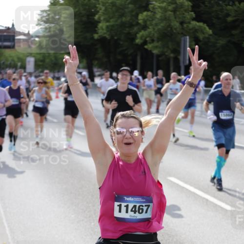 29.06.2025 - hella hamburg halbmarathon Jannik Wohlers http://msf.ph/oto/8248676 29.06.2025 09:55:49 Lombardsbrücke 1061, 1257, 1452, 1499, 1502, 1507, 1592, 2083, 2260, 2504, 3060, 4077, 4557, 5482, 5600, 5607, 6115, 6134, 6168, 7178, 7332, 7583, 7943, 8335, 8514, 8968, 8989, 8996, 9074, 9246, 9537, 9994, 10596, 11467, 12523, 12779, 12870, 12875, 13007, 13159, 13463, 13672, 13758, 13812, 13875, 13948, 14628, 14928, 15090, 15157, 15384, 15714, 15829, 15868, 15899, 16149, 16175, 16369, 16477, 16623, 16738, 16877, 16891, 16986, 17127, 17131, 17282, 17962, 18021 meine-sportfotos.de
