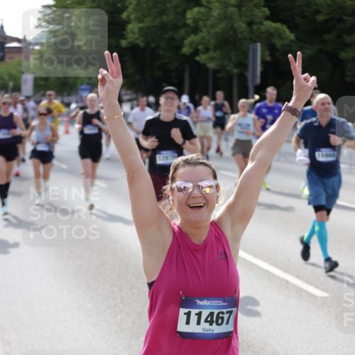 29.06.2025 - hella hamburg halbmarathon Jannik Wohlers http://msf.ph/oto/8248694 29.06.2025 09:55:49 Lombardsbrücke 1061, 1257, 1452, 1499, 1502, 1507, 1592, 2083, 2260, 2504, 3060, 4077, 4557, 5482, 5600, 5607, 6115, 6134, 6168, 7178, 7332, 7583, 7943, 8335, 8514, 8968, 8989, 8996, 9074, 9246, 9537, 9994, 10596, 11467, 12523, 12779, 12870, 12875, 13007, 13159, 13463, 13672, 13758, 13812, 13875, 13948, 14628, 14928, 15090, 15157, 15384, 15714, 15829, 15868, 15899, 16149, 16175, 16369, 16477, 16623, 16738, 16877, 16891, 16986, 17127, 17131, 17282, 17962, 18021 meine-sportfotos.de