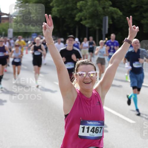 29.06.2025 - hella hamburg halbmarathon Jannik Wohlers http://msf.ph/oto/8248714 29.06.2025 09:55:49 Lombardsbrücke 1061, 1257, 1452, 1499, 1502, 1507, 1592, 2083, 2260, 2504, 3060, 4077, 4557, 5482, 5600, 5607, 6115, 6134, 6168, 7178, 7332, 7583, 7943, 8335, 8514, 8968, 8989, 8996, 9074, 9246, 9537, 9994, 10596, 11467, 12523, 12779, 12870, 12875, 13007, 13159, 13463, 13672, 13758, 13812, 13875, 13948, 14628, 14928, 15090, 15157, 15384, 15714, 15829, 15868, 15899, 16149, 16175, 16369, 16477, 16623, 16738, 16877, 16891, 16986, 17127, 17131, 17282, 17962, 18021 meine-sportfotos.de