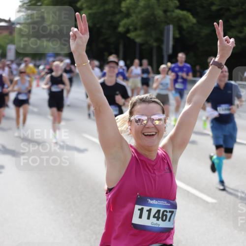 29.06.2025 - hella hamburg halbmarathon Jannik Wohlers http://msf.ph/oto/8248750 29.06.2025 09:55:49 Lombardsbrücke 1061, 1257, 1452, 1499, 1502, 1507, 1592, 2083, 2260, 2504, 3060, 4077, 4557, 5482, 5600, 5607, 6115, 6134, 6168, 7178, 7332, 7583, 7943, 8335, 8514, 8968, 8989, 8996, 9074, 9246, 9537, 9994, 10596, 11467, 12523, 12779, 12870, 12875, 13007, 13159, 13463, 13672, 13758, 13812, 13875, 13948, 14628, 14928, 15090, 15157, 15384, 15714, 15829, 15868, 15899, 16149, 16175, 16369, 16477, 16623, 16738, 16877, 16891, 16986, 17127, 17131, 17282, 17962, 18021 meine-sportfotos.de