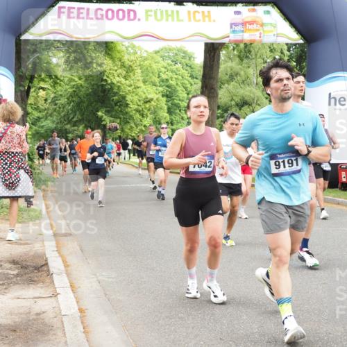 29.06.2025 - hella hamburg halbmarathon MichiJ http://msf.ph/oto/8248769 29.06.2025 10:51:32 Zwischen KM18-KM19 1863, 2298, 2782, 5396, 6585, 6907, 6908, 7042, 9191, 9526, 14176, 14465, 15915, 18440, 18707, 19162 meine-sportfotos.de