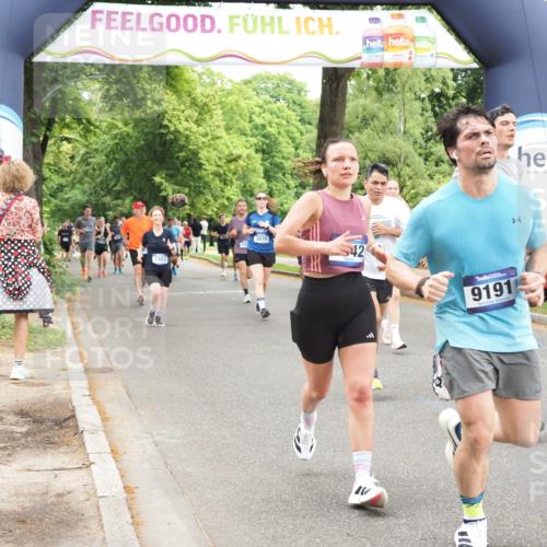 29.06.2025 - hella hamburg halbmarathon MichiJ http://msf.ph/oto/8248786 29.06.2025 10:51:33 Zwischen KM18-KM19 1863, 2298, 2782, 3039, 5396, 6585, 7042, 9191, 9526, 13542, 14465, 15137, 15915, 18395, 18440 meine-sportfotos.de