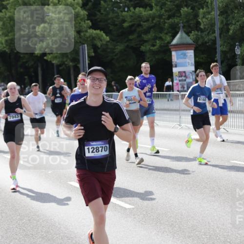 29.06.2025 - hella hamburg halbmarathon Jannik Wohlers http://msf.ph/oto/8248815 29.06.2025 09:55:51 Lombardsbrücke 1061, 1452, 1499, 1502, 1592, 2083, 2260, 2504, 3060, 4077, 5482, 5600, 5607, 6115, 6168, 7178, 7332, 7583, 7943, 8335, 8514, 8968, 8989, 8996, 9246, 9537, 9994, 10596, 11467, 12523, 12779, 12870, 12875, 13007, 13159, 13463, 13812, 13875, 13948, 14928, 15090, 15157, 15384, 15714, 15829, 15868, 15899, 16149, 16369, 16477, 16623, 16877, 16891, 16986, 17127, 17131, 17282, 17962, 18021 meine-sportfotos.de
