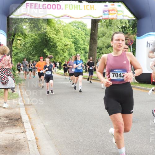 29.06.2025 - hella hamburg halbmarathon MichiJ http://msf.ph/oto/8248845 29.06.2025 10:51:33 Zwischen KM18-KM19 1863, 2298, 2782, 3039, 5396, 6585, 7042, 9191, 9526, 13542, 14465, 15137, 15915, 18395, 18440 meine-sportfotos.de