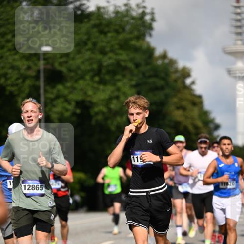 29.06.2025 - hella hamburg halbmarathon Dr. Thomas Lammeyer http://msf.ph/oto/8248877 29.06.2025 09:51:32 Kennedybrücke 1164, 1385, 1644, 1743, 2296, 2714, 2767, 3959, 4860, 5091, 5315, 6684, 6990, 7884, 8362, 9178, 9944, 10384, 10793, 10900, 10968, 11202, 11227 meine-sportfotos.de