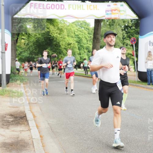 29.06.2025 - hella hamburg halbmarathon MichiJ http://msf.ph/oto/8248889 29.06.2025 10:28:42 Zwischen KM18-KM19 1358, 2573, 2714, 2972, 4888, 5752, 5803, 6649, 7495, 8370, 8574, 11284, 11714, 15015, 15421, 18013, 18614, 18979 meine-sportfotos.de
