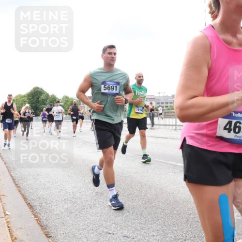 29.06.2025 - hella hamburg halbmarathon Lena Gebhardt http://msf.ph/oto/8248917 29.06.2025 10:34:04 Lombardsbrücke 1189, 1275, 1417, 1672, 1705, 1787, 1896, 2265, 2342, 2464, 2482, 2496, 2526, 2801, 2933, 3145, 3170, 3264, 3340, 3345, 3560, 3829, 3848, 4361, 4433, 4449, 4479, 4696, 4807, 4824, 4826, 4942, 5075, 5096, 5141, 5557, 5561, 5566, 5569, 5584, 5691, 5821, 5822, 5887, 6105, 6109, 6364, 6515, 6516, 6854, 6956, 7027, 7324, 7329, 7565, 7653, 8157, 8202, 8277, 8282, 8349, 8375, 8377, 8383, 8401, 8965, 9094, 9438, 9799, 9875, 9995, 10007, 10071, 10360, 10561, 10564 meine-sportfotos.de