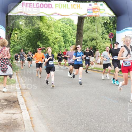 29.06.2025 - hella hamburg halbmarathon MichiJ http://msf.ph/oto/8248944 29.06.2025 10:51:34 Zwischen KM18-KM19 1863, 3039, 3182, 3248, 5396, 7042, 9191, 9526, 13542, 14465, 15137, 17763, 18395, 18440 meine-sportfotos.de