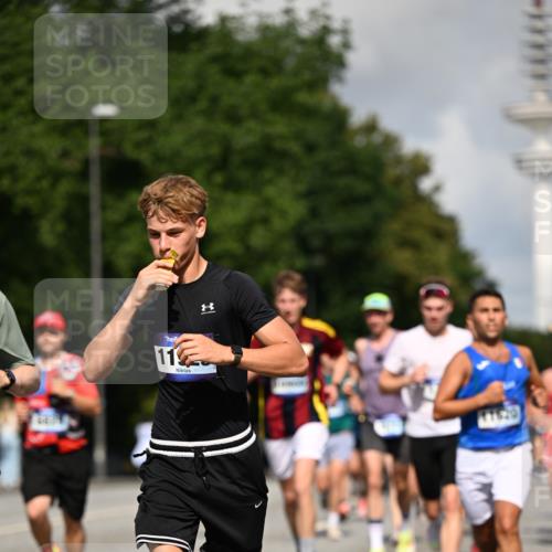29.06.2025 - hella hamburg halbmarathon Dr. Thomas Lammeyer http://msf.ph/oto/8248962 29.06.2025 09:51:33 Kennedybrücke 1164, 1385, 1644, 1743, 2296, 2714, 2767, 3959, 4860, 5091, 5315, 6684, 6990, 7884, 8362, 9178, 9944, 10384, 10404, 10793, 10900, 11202, 11227 meine-sportfotos.de