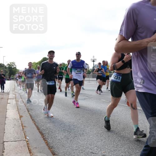 29.06.2025 - hella hamburg halbmarathon Lena Gebhardt http://msf.ph/oto/8248998 29.06.2025 09:56:37 Lombardsbrücke 1061, 1452, 1460, 1496, 1499, 1592, 1628, 1833, 1877, 2013, 2058, 2082, 2208, 2378, 2396, 2504, 2771, 2878, 2953, 2996, 3256, 3296, 3310, 3652, 4065, 4077, 4377, 4404, 4635, 4711, 4833, 4897, 5169, 5194, 5482, 5600, 5607, 5839, 5978, 6033, 6168, 6286, 6511, 6512, 6561, 6562, 7176, 7178, 7383, 7475, 7583, 7943, 8261, 8361, 8514, 8572, 8587, 8618, 8661, 8710, 8863, 8921, 8968, 8996, 9082, 9246, 9537, 9597, 9638, 10596 meine-sportfotos.de