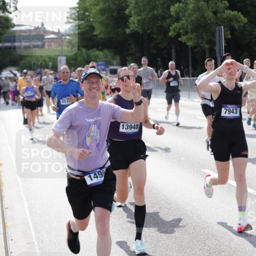 29.06.2025 - hella hamburg halbmarathon Jannik Wohlers http://msf.ph/oto/8249000 29.06.2025 09:55:52 Lombardsbrücke 1061, 1452, 1499, 1502, 1592, 2083, 2504, 3060, 4077, 5482, 5600, 5607, 6115, 6168, 6511, 6512, 7178, 7332, 7583, 7943, 8335, 8514, 8968, 8989, 8996, 9246, 9537, 9994, 10596, 11124, 11467, 12523, 12779, 12870, 12875, 13007, 13159, 13463, 13812, 13875, 13948, 14928, 15090, 15157, 15384, 15714, 15829, 15868, 15899, 16149, 16369, 16477, 16623, 16877, 16891, 16986, 17127, 17131, 17282, 17962, 18021 meine-sportfotos.de