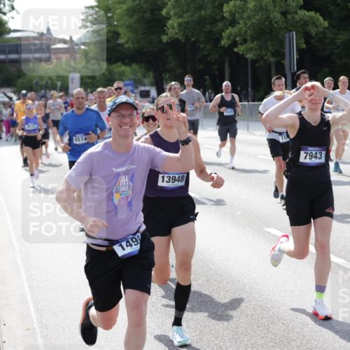 29.06.2025 - hella hamburg halbmarathon Jannik Wohlers http://msf.ph/oto/8249029 29.06.2025 09:55:52 Lombardsbrücke 1061, 1452, 1499, 1502, 1592, 2083, 2504, 3060, 4077, 5482, 5600, 5607, 6115, 6168, 6511, 6512, 7178, 7332, 7583, 7943, 8335, 8514, 8968, 8989, 8996, 9246, 9537, 9994, 10596, 11124, 11467, 12523, 12779, 12870, 12875, 13007, 13159, 13463, 13812, 13875, 13948, 14928, 15090, 15157, 15384, 15714, 15829, 15868, 15899, 16149, 16369, 16477, 16623, 16877, 16891, 16986, 17127, 17131, 17282, 17962, 18021 meine-sportfotos.de