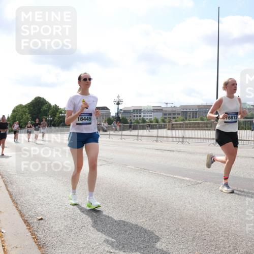 29.06.2025 - hella hamburg halbmarathon Lena Gebhardt http://msf.ph/oto/8249163 29.06.2025 10:10:17 Lombardsbrücke 1052, 1548, 1573, 3921, 4592, 5182, 5440, 5511, 7042, 7058, 7081, 7333, 7636, 7685, 8219, 8890, 9150, 9366, 9434, 9674, 9781, 9816, 10036, 10943, 11027, 11180, 12008, 12567, 13797, 13901, 14679, 14822, 15409, 16166, 16191, 16344, 16445, 16455, 16639, 16872, 17148, 17730, 17899, 18196, 18707, 19023 meine-sportfotos.de