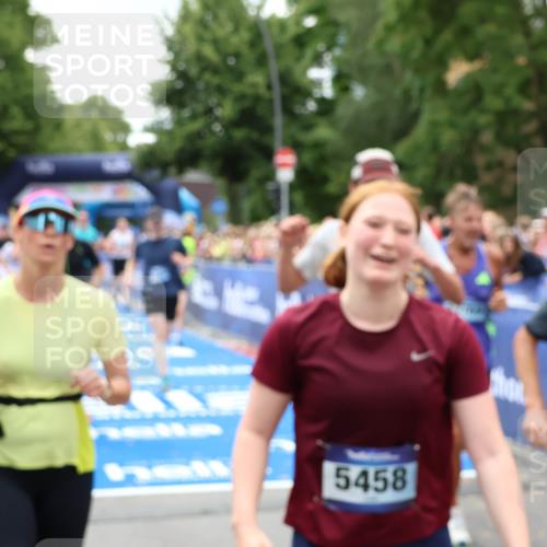 29.06.2025 - hella hamburg halbmarathon Zöllner http://msf.ph/oto/8249172 29.06.2025 10:57:44 Ziel 1239, 1715, 1719, 2606, 7833, 10133, 12774, 13523, 14571, 14951, 15217, 15220, 16418, 17201, 17455, 17769, 17814, 18388, 18508, 18985 meine-sportfotos.de