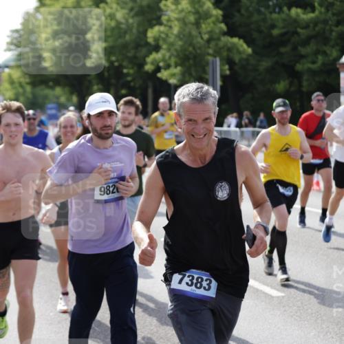 29.06.2025 - hella hamburg halbmarathon Jannik Wohlers http://msf.ph/oto/8249173 29.06.2025 09:56:09 Lombardsbrücke 1452, 1628, 1877, 2058, 2082, 2208, 2771, 2953, 2996, 3256, 3296, 4065, 4404, 4711, 4833, 5482, 5600, 5978, 6286, 6511, 6512, 6561, 6562, 7383, 7475, 7583, 8261, 8361, 8996, 9597, 9638, 9695, 9752, 9793, 9820, 10508, 10891, 11018, 11124, 11231, 11455, 11459, 11809, 11961, 12490, 12545, 12584, 13211, 13394, 13463, 13688, 14198, 14286, 14408, 14990, 14994, 15090, 15427, 16369, 16375, 16891, 16986 meine-sportfotos.de