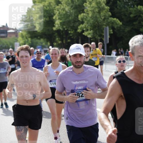 29.06.2025 - hella hamburg halbmarathon Jannik Wohlers http://msf.ph/oto/8249228 29.06.2025 09:56:09 Lombardsbrücke 1452, 1628, 1877, 2058, 2082, 2208, 2771, 2953, 2996, 3256, 3296, 4065, 4404, 4711, 4833, 5482, 5600, 5978, 6286, 6511, 6512, 6561, 6562, 7383, 7475, 7583, 8261, 8361, 8996, 9597, 9638, 9695, 9752, 9793, 9820, 10508, 10891, 11018, 11124, 11231, 11455, 11459, 11809, 11961, 12490, 12545, 12584, 13211, 13394, 13463, 13688, 14198, 14286, 14408, 14990, 14994, 15090, 15427, 16369, 16375, 16891, 16986 meine-sportfotos.de