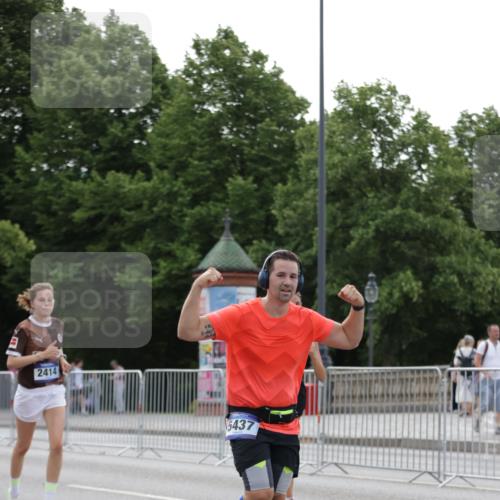 29.06.2025 - hella hamburg halbmarathon Jannik Wohlers http://msf.ph/oto/8249235 29.06.2025 10:30:49 Lombardsbrücke 1292, 1773, 1979, 2097, 2414, 2914, 4561, 4817, 5437, 5943, 6057, 6195, 6787, 7351, 7604, 8050, 8072, 8073, 8757, 10111, 11988, 12627, 14349, 15589, 15725, 16457, 17224, 17463, 17509, 17587, 18390, 19226 meine-sportfotos.de