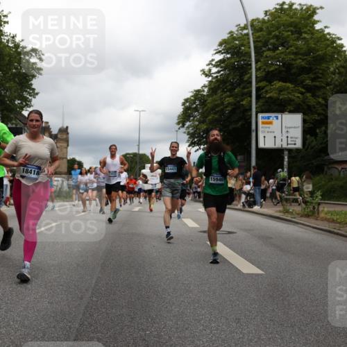 29.06.2025 - hella hamburg halbmarathon Yannick Fuchs http://msf.ph/oto/8249309 29.06.2025 10:47:52 20KM 1030, 1267, 1422, 1442, 1502, 1549, 1870, 2058, 2070, 2354, 2518, 2630, 3096, 3103, 3819, 4299, 5020, 5259, 5638, 6294, 6374, 6481, 6511, 6512, 6942, 7274, 7395, 7478, 7918, 8285, 8335, 8394, 8447, 9032, 9380, 9791, 9922, 11068, 11430, 11844, 12321, 12379, 12607, 12632, 13032, 13033, 13397, 13794, 13803, 13865, 13912, 14239, 14702, 15146, 15441, 15502, 15838, 15856, 15946, 16477, 16780, 17348, 17482, 18143, 18308, 18418, 18450, 18514, 18612, 19067 meine-sportfotos.de