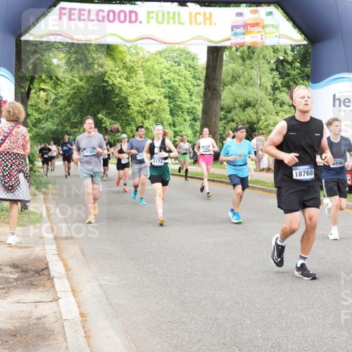 29.06.2025 - hella hamburg halbmarathon MichiJ http://msf.ph/oto/8249476 29.06.2025 10:51:39 Zwischen KM18-KM19 1863, 3039, 3182, 3248, 6100, 6174, 8890, 9191, 13542, 14465, 15137, 16455, 17387, 17763, 18395, 18768 meine-sportfotos.de