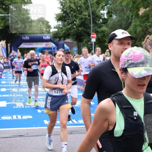 29.06.2025 - hella hamburg halbmarathon Zöllner http://msf.ph/oto/8249478 29.06.2025 10:57:49 Ziel 1715, 1719, 1972, 2034, 5391, 7269, 7833, 10133, 10599, 10703, 12440, 12523, 12774, 13523, 14737, 16418, 16517, 17201, 17455, 18508, 18727, 18985 meine-sportfotos.de