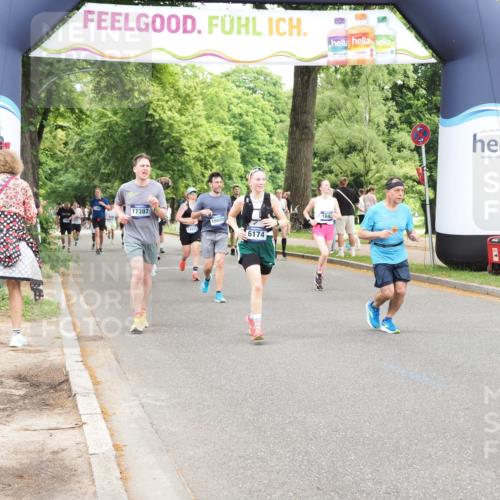 29.06.2025 - hella hamburg halbmarathon MichiJ http://msf.ph/oto/8249573 29.06.2025 10:51:39 Zwischen KM18-KM19 1863, 3039, 3182, 3248, 6100, 6174, 8890, 9191, 13542, 14465, 15137, 16455, 17387, 17763, 18395, 18768 meine-sportfotos.de
