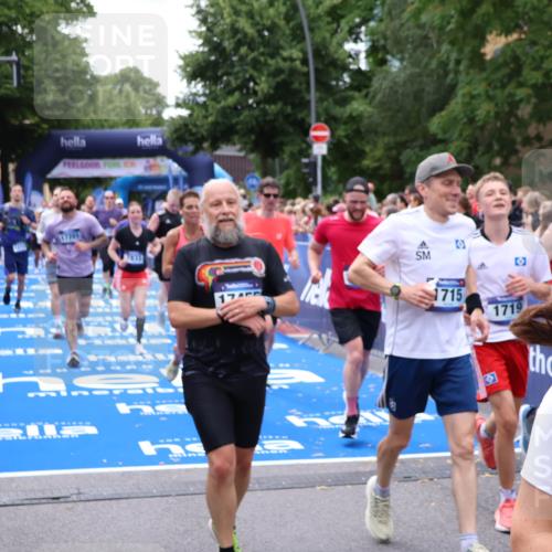 29.06.2025 - hella hamburg halbmarathon Zöllner http://msf.ph/oto/8249575 29.06.2025 10:57:51 Ziel 1719, 1972, 2034, 2806, 2883, 5391, 7269, 7833, 9820, 10133, 10599, 10703, 12440, 12523, 14737, 16418, 16517, 17201, 17455, 18492, 18508, 18727 meine-sportfotos.de