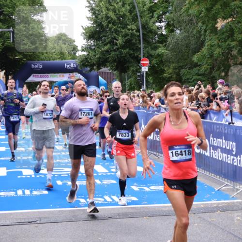 29.06.2025 - hella hamburg halbmarathon Zöllner http://msf.ph/oto/8249708 29.06.2025 10:57:52 Ziel 1972, 2034, 2806, 2883, 5391, 7269, 7833, 9820, 10599, 10703, 12440, 12523, 13376, 14737, 16418, 16517, 17201, 17543, 18492, 18508, 18727 meine-sportfotos.de