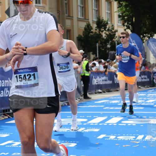 29.06.2025 - hella hamburg halbmarathon Strokosch-Dieckow http://msf.ph/oto/8249737 29.06.2025 10:39:59 Ziel 1603, 2563, 2826, 3626, 4766, 5050, 5375, 6080, 7981, 8467, 8574, 8933, 12091, 13514, 15421, 15424, 17973 meine-sportfotos.de