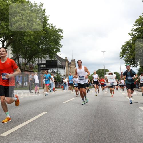 29.06.2025 - hella hamburg halbmarathon Yannick Fuchs http://msf.ph/oto/8249814 29.06.2025 10:47:53 20KM 1030, 1267, 1422, 1442, 1502, 1549, 1870, 2058, 2070, 2354, 2518, 2630, 3096, 3103, 3819, 4299, 5020, 5259, 5638, 6260, 6294, 6374, 6481, 6511, 6512, 6942, 7274, 7395, 7478, 7973, 8285, 8335, 8394, 9032, 9380, 9791, 9922, 11068, 11430, 11844, 12321, 12607, 12632, 13033, 13397, 13794, 13803, 13865, 13912, 14026, 14239, 14702, 15146, 15441, 15502, 15838, 15856, 15946, 16477, 16780, 17348, 17482, 18143, 18308, 18418, 18450, 18514, 18612, 19067 meine-sportfotos.de