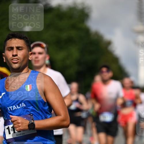 29.06.2025 - hella hamburg halbmarathon Dr. Thomas Lammeyer http://msf.ph/oto/8249834 29.06.2025 09:51:36 Kennedybrücke 1164, 1385, 1644, 1743, 2714, 2767, 3959, 4860, 5091, 5315, 6684, 6990, 7884, 8362, 9178, 9944, 10384, 10404, 10793, 10900, 11202, 11227 meine-sportfotos.de