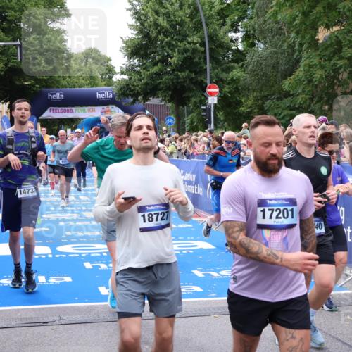 29.06.2025 - hella hamburg halbmarathon Zöllner http://msf.ph/oto/8249840 29.06.2025 10:57:54 Ziel 1972, 2034, 2806, 2883, 5391, 7138, 7269, 9820, 10599, 10703, 11394, 12440, 12523, 13376, 14737, 15349, 16517, 17543, 18492, 18727 meine-sportfotos.de
