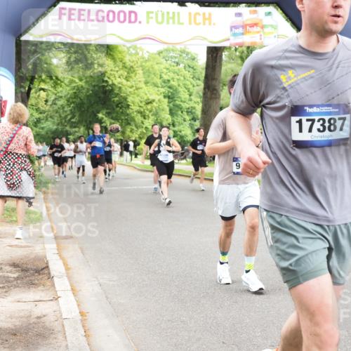 29.06.2025 - hella hamburg halbmarathon MichiJ http://msf.ph/oto/8249867 29.06.2025 10:51:43 Zwischen KM18-KM19 1842, 6100, 6174, 8890, 9816, 14822, 15797, 16455, 16605, 17387, 18768 meine-sportfotos.de