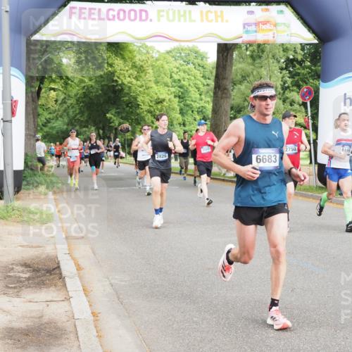 29.06.2025 - hella hamburg halbmarathon MichiJ http://msf.ph/oto/8249914 29.06.2025 10:28:47 Zwischen KM18-KM19 1358, 2714, 2750, 4888, 4889, 5752, 6149, 6683, 7495, 8346, 8574, 11284, 15015, 17245, 18614 meine-sportfotos.de
