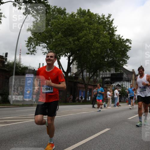29.06.2025 - hella hamburg halbmarathon Yannick Fuchs http://msf.ph/oto/8249941 29.06.2025 10:47:53 20KM 1030, 1267, 1422, 1442, 1502, 1549, 1870, 2058, 2070, 2354, 2518, 2630, 3096, 3103, 3819, 4299, 5020, 5259, 5638, 6260, 6294, 6374, 6481, 6511, 6512, 6942, 7274, 7395, 7478, 7973, 8285, 8335, 8394, 9032, 9380, 9791, 9922, 11068, 11430, 11844, 12321, 12607, 12632, 13033, 13397, 13794, 13803, 13865, 13912, 14026, 14239, 14702, 15146, 15441, 15502, 15838, 15856, 15946, 16477, 16780, 17348, 17482, 18143, 18308, 18418, 18450, 18514, 18612, 19067 meine-sportfotos.de
