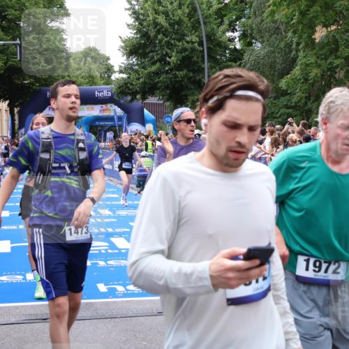29.06.2025 - hella hamburg halbmarathon Zöllner http://msf.ph/oto/8249944 29.06.2025 10:57:55 Ziel 2034, 2806, 2883, 3575, 5391, 7138, 7159, 7269, 9820, 10599, 10703, 11394, 12523, 13376, 14737, 14881, 15349, 16517, 17543, 18492 meine-sportfotos.de