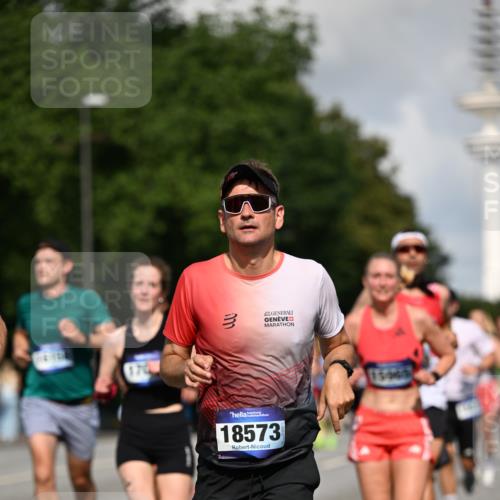 29.06.2025 - hella hamburg halbmarathon Dr. Thomas Lammeyer http://msf.ph/oto/8249971 29.06.2025 09:51:37 Kennedybrücke 1164, 1385, 1644, 1743, 2714, 2767, 3959, 4860, 5091, 5315, 6684, 6990, 7884, 8362, 9178, 9944, 10404, 10793, 10900, 11202, 11227 meine-sportfotos.de