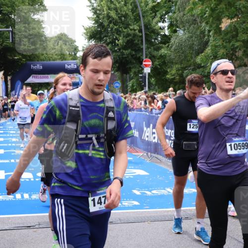 29.06.2025 - hella hamburg halbmarathon Zöllner http://msf.ph/oto/8250011 29.06.2025 10:57:56 Ziel 2025, 2034, 2806, 2883, 3093, 3575, 7138, 7159, 7189, 7269, 9820, 10599, 10703, 11394, 12523, 13376, 14881, 15349, 16517, 17543, 18492 meine-sportfotos.de