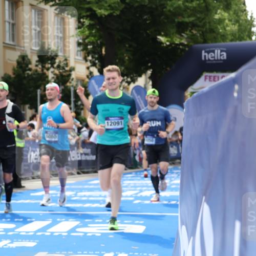 29.06.2025 - hella hamburg halbmarathon Strokosch-Dieckow http://msf.ph/oto/8250023 29.06.2025 10:40:03 Ziel 2826, 3626, 4381, 5007, 5050, 5375, 5508, 5916, 6080, 7495, 8467, 8933, 12091, 13514, 15421, 15424, 17973 meine-sportfotos.de