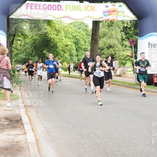 29.06.2025 - hella hamburg halbmarathon MichiJ http://msf.ph/oto/8250024 29.06.2025 10:51:44 Zwischen KM18-KM19 1842, 6174, 8890, 9816, 13533, 14822, 15797, 16067, 16455, 16605, 17387, 18768 meine-sportfotos.de