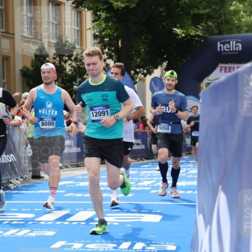 29.06.2025 - hella hamburg halbmarathon Strokosch-Dieckow http://msf.ph/oto/8250057 29.06.2025 10:40:04 Ziel 2826, 4381, 5007, 5050, 5375, 5409, 5508, 5916, 6080, 7495, 8467, 8933, 12091, 13514, 13667, 15424, 17973, 18979 meine-sportfotos.de