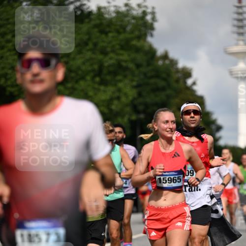 29.06.2025 - hella hamburg halbmarathon Dr. Thomas Lammeyer http://msf.ph/oto/8250062 29.06.2025 09:51:38 Kennedybrücke 1164, 1385, 1644, 1743, 2714, 2767, 3959, 4860, 5091, 5315, 6684, 6990, 7884, 8362, 9178, 9944, 10404, 10793, 10900, 11202, 11227 meine-sportfotos.de