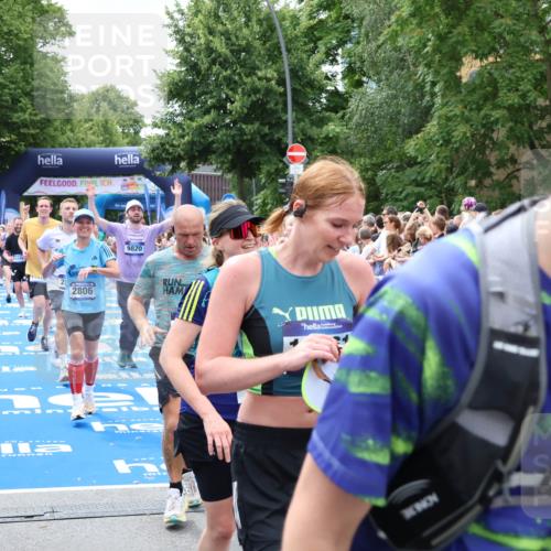 29.06.2025 - hella hamburg halbmarathon Zöllner http://msf.ph/oto/8250067 29.06.2025 10:57:58 Ziel 1200, 2025, 2806, 2883, 3093, 3575, 7138, 7159, 7189, 9820, 11394, 12378, 13376, 13465, 14881, 15349, 16517, 17543, 18492, 18762 meine-sportfotos.de