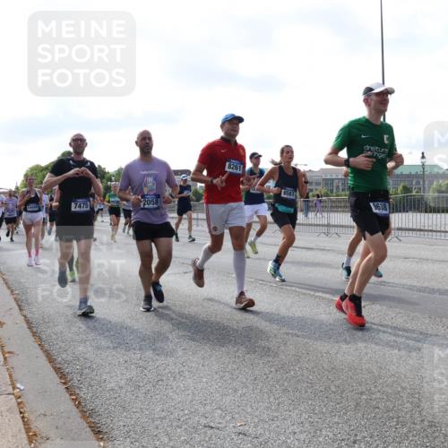29.06.2025 - hella hamburg halbmarathon Lena Gebhardt http://msf.ph/oto/8250219 29.06.2025 09:56:40 Lombardsbrücke 1452, 1460, 1496, 1499, 1592, 1628, 1833, 1877, 2013, 2058, 2074, 2082, 2111, 2208, 2340, 2378, 2396, 2771, 2878, 2953, 2996, 3256, 3296, 3310, 3652, 4065, 4077, 4377, 4404, 4635, 4711, 4833, 4897, 5169, 5194, 5482, 5600, 5607, 5839, 5978, 6033, 6168, 6286, 6377, 6511, 6512, 6561, 6562, 6631, 7176, 7178, 7383, 7475, 7583, 7943, 8261, 8361, 8514, 8572, 8587, 8618, 8661, 8710, 8863, 8921, 8968, 8996, 9082, 9246, 9497, 9537, 9597, 9638, 10596 meine-sportfotos.de