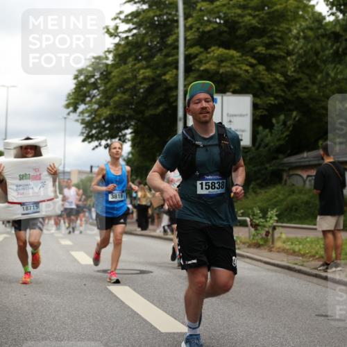 29.06.2025 - hella hamburg halbmarathon Yannick Fuchs http://msf.ph/oto/8250230 29.06.2025 10:47:54 20KM 1030, 1267, 1422, 1442, 1502, 1549, 1870, 2058, 2070, 2354, 2518, 2630, 3096, 3103, 3819, 4299, 5020, 5259, 5638, 6260, 6294, 6374, 6511, 6512, 7274, 7395, 7478, 7973, 8285, 8335, 8394, 9032, 9380, 9791, 9922, 10040, 11068, 11430, 11844, 12321, 12607, 12632, 13033, 13397, 13794, 13803, 13865, 13912, 14026, 14239, 14702, 15146, 15441, 15502, 15838, 15856, 15946, 16780, 17348, 17482, 18143, 18308, 18418, 18450, 18514, 18612, 19067 meine-sportfotos.de