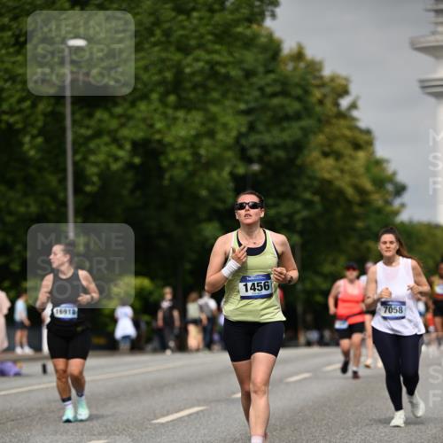 29.06.2025 - hella hamburg halbmarathon Dr. Thomas Lammeyer http://msf.ph/oto/8250301 29.06.2025 10:14:20 Kennedybrücke 1052, 1186, 1456, 1483, 1513, 4389, 7058, 7250, 7685, 8090, 8685, 9150, 9681, 9816, 9988, 11180 meine-sportfotos.de