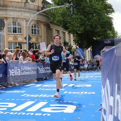 29.06.2025 - hella hamburg halbmarathon Strokosch-Dieckow http://msf.ph/oto/8250312 29.06.2025 10:40:07 Ziel 2826, 3547, 4381, 5007, 5050, 5409, 5410, 5508, 5916, 6080, 7495, 8465, 8933, 10968, 11731, 12091, 12704, 13514, 13667, 15424, 17973, 18614, 18979 meine-sportfotos.de