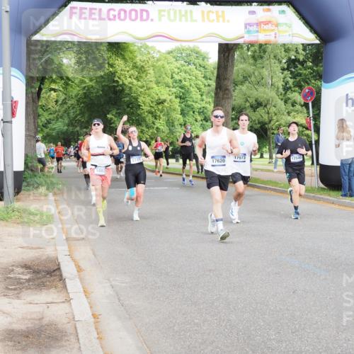 29.06.2025 - hella hamburg halbmarathon MichiJ http://msf.ph/oto/8250344 29.06.2025 10:28:50 Zwischen KM18-KM19 1882, 2750, 2826, 4889, 5375, 5508, 5745, 6149, 6683, 8346, 8574, 12540, 13158, 17245, 17620, 17973 meine-sportfotos.de