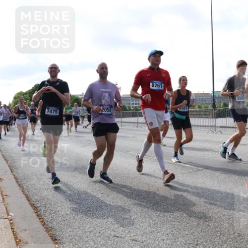 29.06.2025 - hella hamburg halbmarathon Lena Gebhardt http://msf.ph/oto/8250393 29.06.2025 09:56:40 Lombardsbrücke 1452, 1460, 1496, 1499, 1592, 1628, 1833, 1877, 2013, 2058, 2074, 2082, 2111, 2208, 2340, 2378, 2396, 2771, 2878, 2953, 2996, 3256, 3296, 3310, 3652, 4065, 4077, 4377, 4404, 4635, 4711, 4833, 4897, 5169, 5194, 5482, 5600, 5607, 5839, 5978, 6033, 6168, 6286, 6377, 6511, 6512, 6561, 6562, 6631, 7176, 7178, 7383, 7475, 7583, 7943, 8261, 8361, 8514, 8572, 8587, 8618, 8661, 8710, 8863, 8921, 8968, 8996, 9082, 9246, 9497, 9537, 9597, 9638, 10596 meine-sportfotos.de